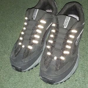 Size 10 Skechers tennis shoes
